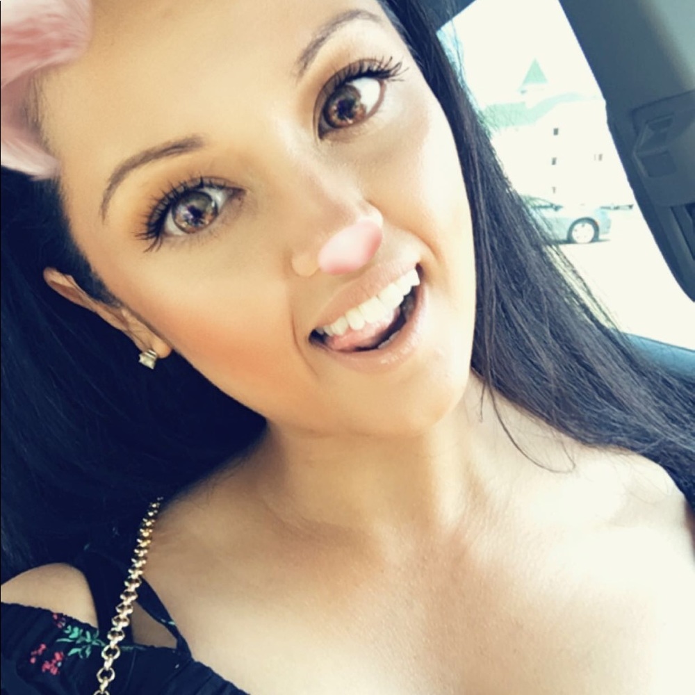 Meet your Posher, Stephanie