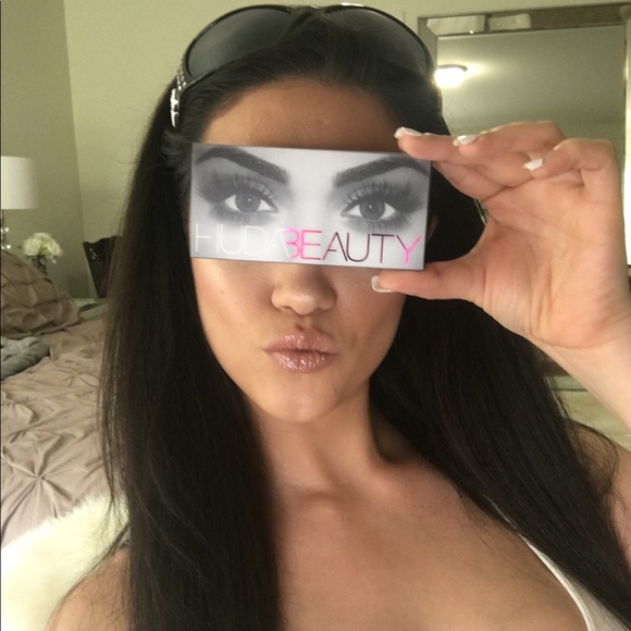 Meet your Posher, Stephanie - Picture 3 of 4