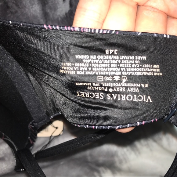 NEW Victoria's Secret bra - Picture 2 of 3