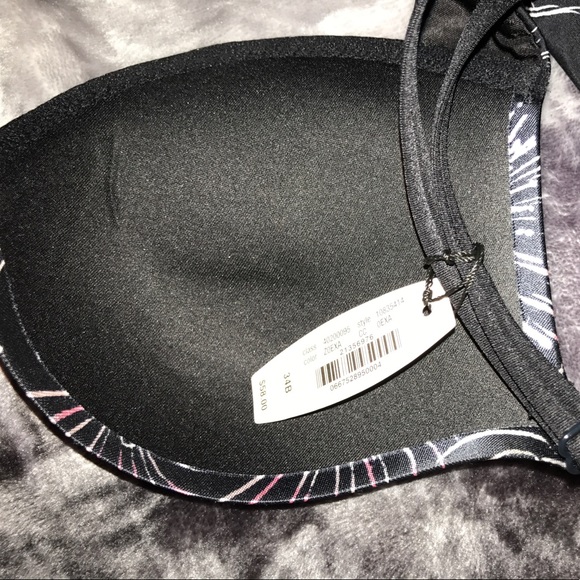 NEW Victoria's Secret bra - Picture 3 of 3