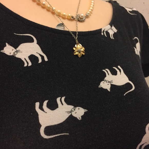 Kitty Cat 🐱🐈 Black Crop Top - Picture 2 of 4