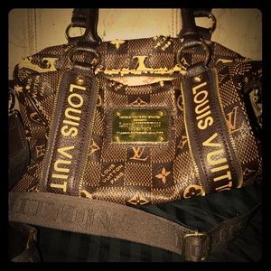 NOT authentic LV bag