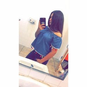 Meet your Posher, Alejandra