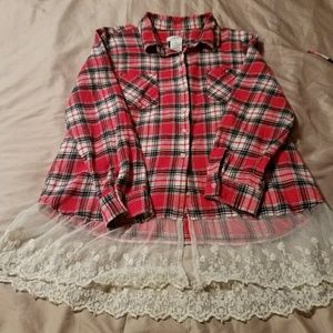 Size L red plaid long sleeve flannel top w/lace