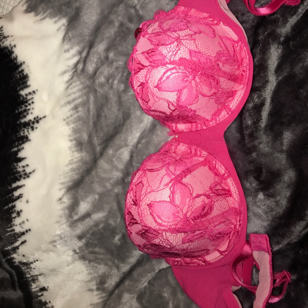 Brand New Victoria's Secret bra. Size 34B