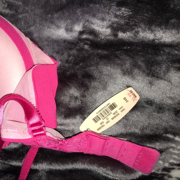 Brand New Victoria's Secret bra. Size 34B - Picture 4 of 4