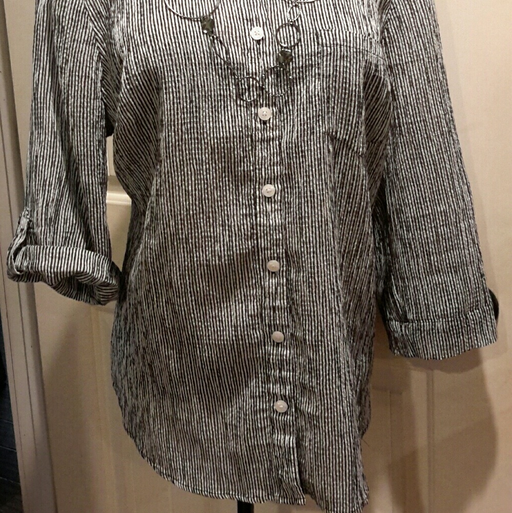 Blouse - Picture 2 of 3