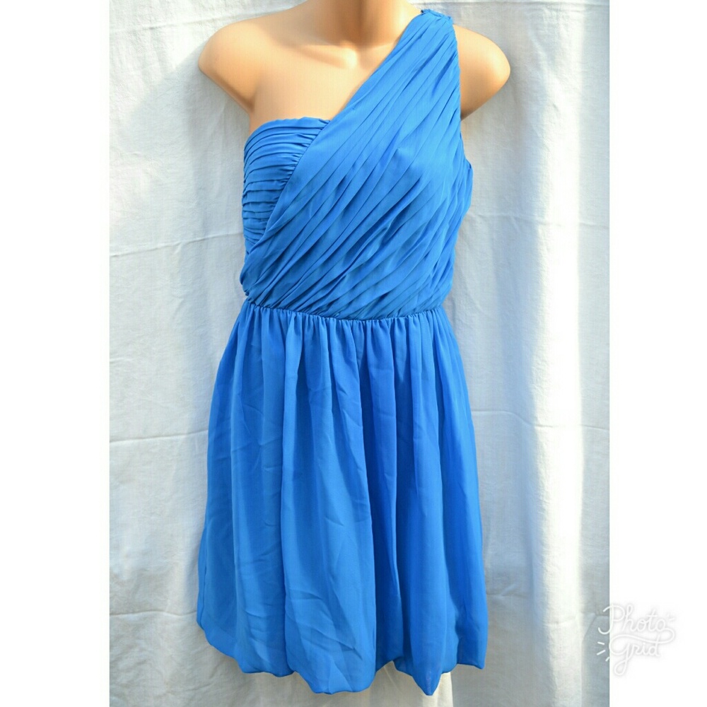 SALE Gianni Bini One shoulder Semi-formal