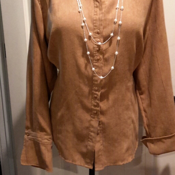 Blouse - Picture 2 of 3