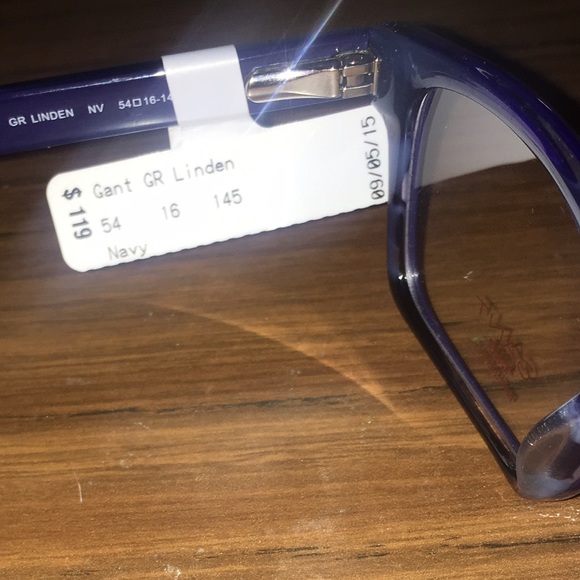 Unisex Gant Eyeglasses - Picture 2 of 3