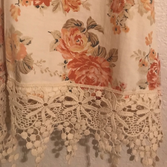 White Floral Tank Top - Picture 3 of 4