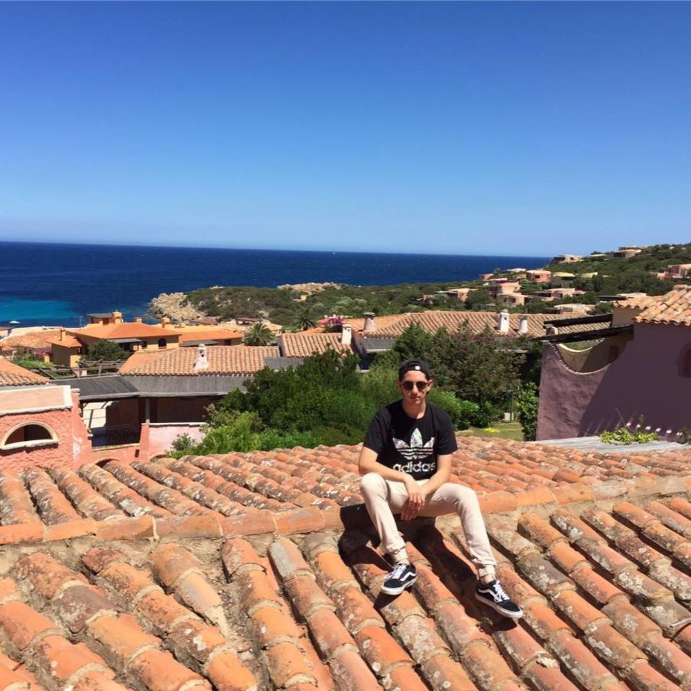 Meet your Posher, Elliot