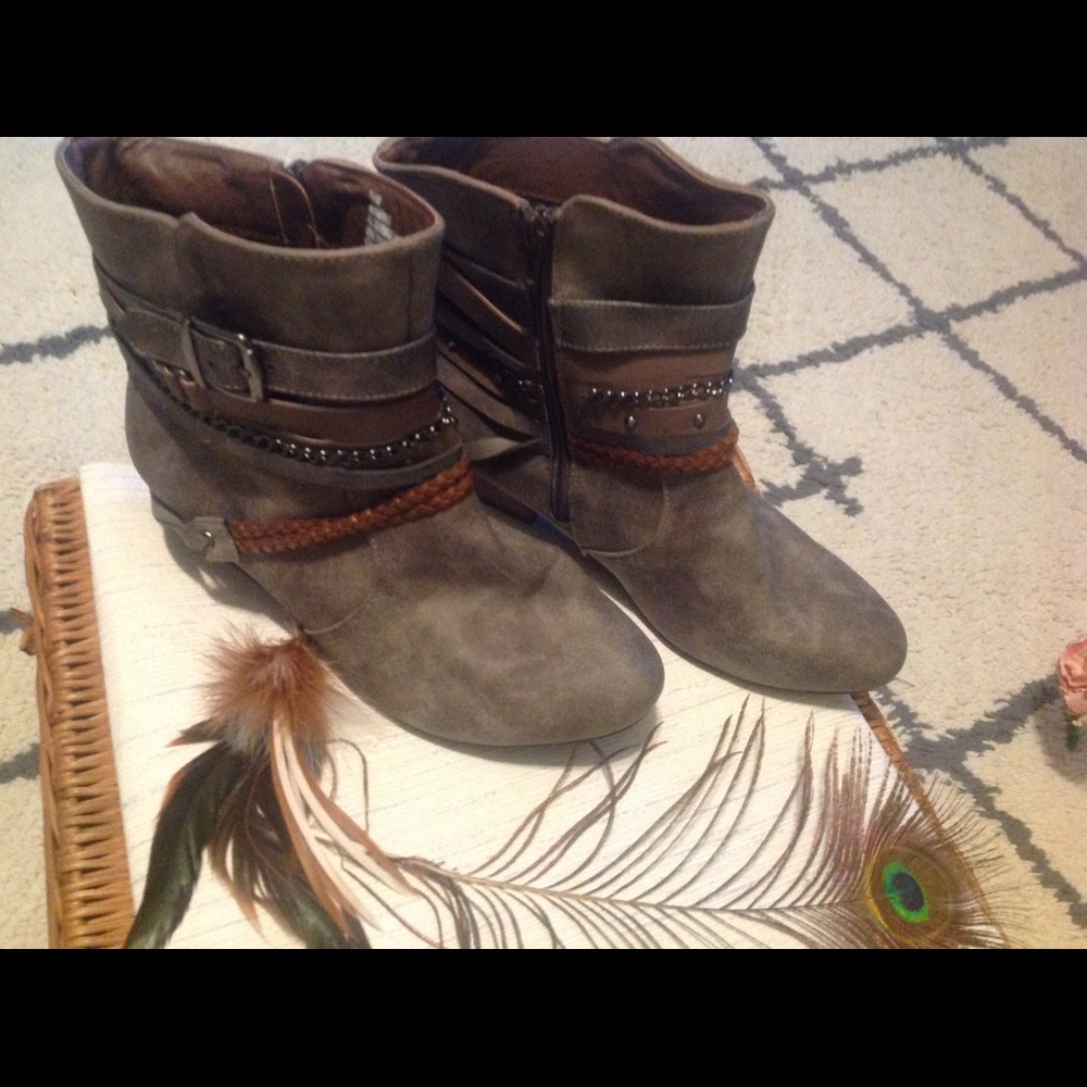 Price Drop 💧 Boho Suede Boots 😉