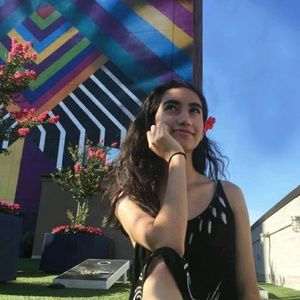 Meet your Posher, Valentina