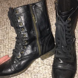 MADDEN GIRL (STEVE MADDEN) combat boots