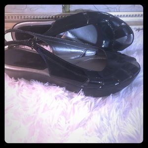 Bandolino Leather Wedge 5/25