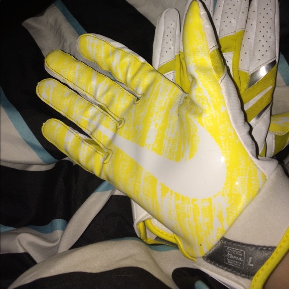 Nike football gloves - Picture 4 of 5