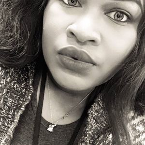 Meet your Posher, Naya