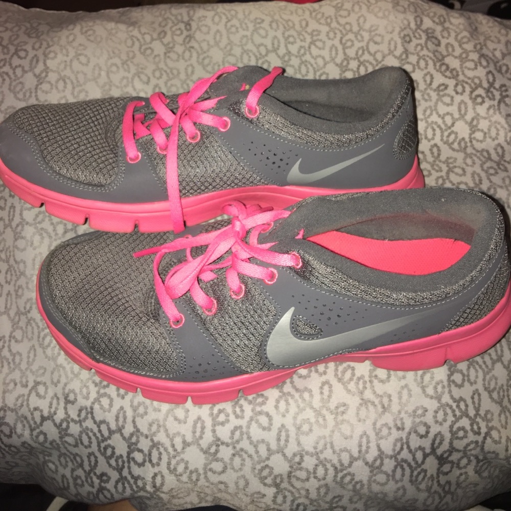 womens nike flex experience rn shoes, size 9