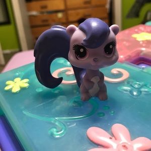 Littlest pet shop skunk