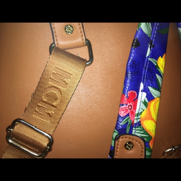 MCM floral backpack - Picture 3 of 3