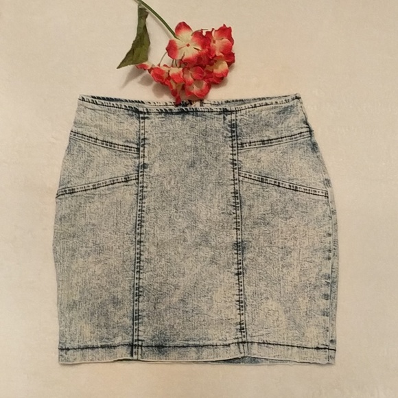 Nollie Dresses & Skirts - Nollie Acid Wash Denim Mini Skirt Size Small.