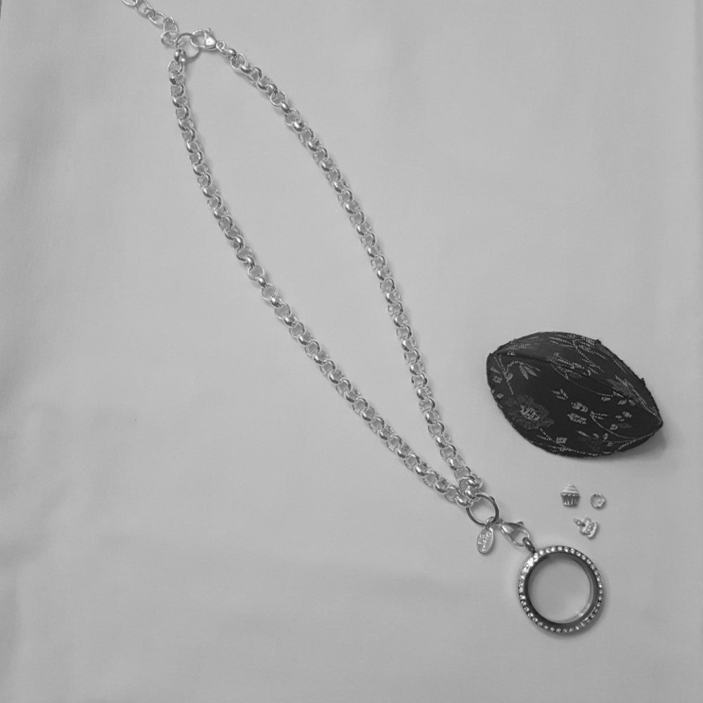 Authentuc Origami Owl Jewelry