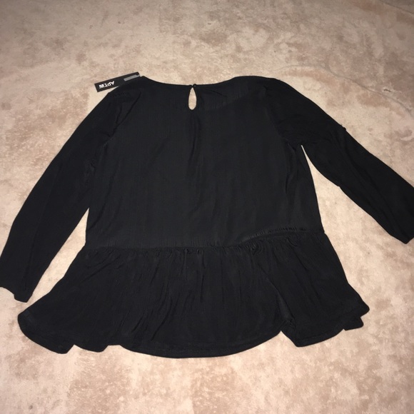 🌈3/$25 Apt 9 Long Sleeve Top NWT - Picture 4 of 4