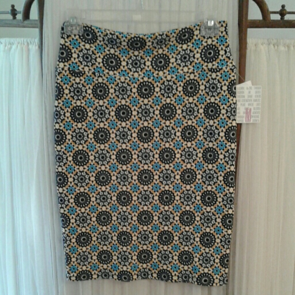 Lularoe Cassie skirt