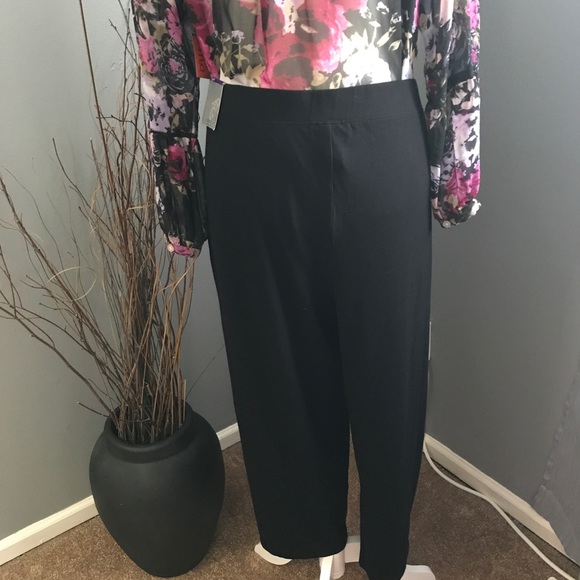 Black Gaucho Capris - Picture 4 of 5