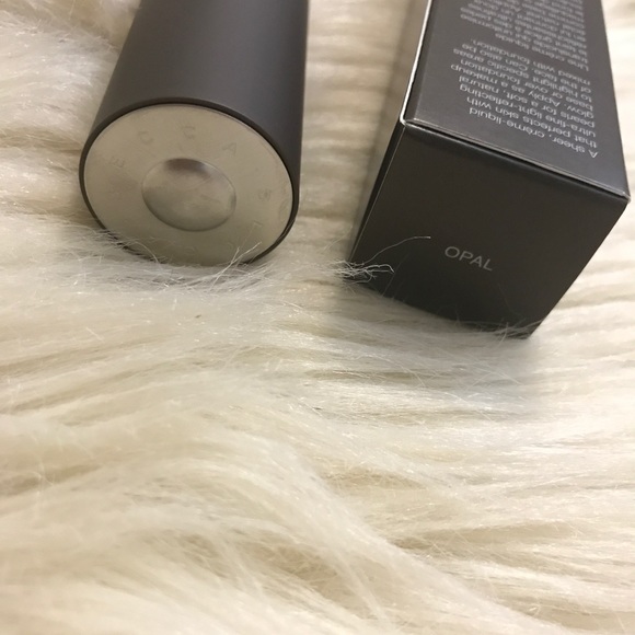 BECCA OPAL shimmering skin perfecting liquid - Picture 3 of 3