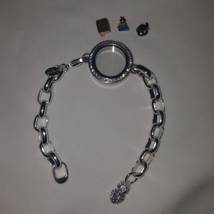 Bracelet