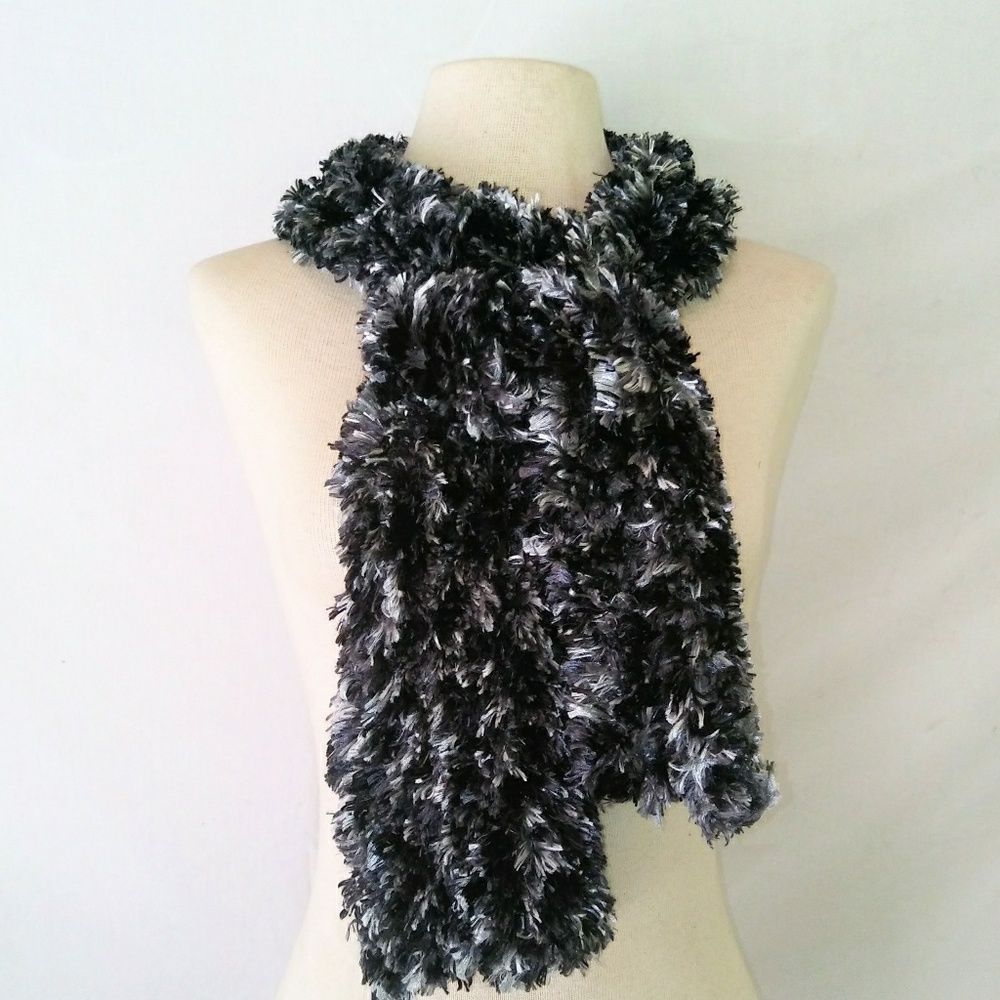 🖤 Plush Winter Scarf #hundredsofscarves