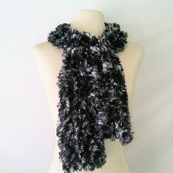🖤 Plush Winter Scarf #hundredsofscarves - Picture 1 of 4