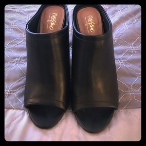 Black Chunky-heel Peep-Toe Booties