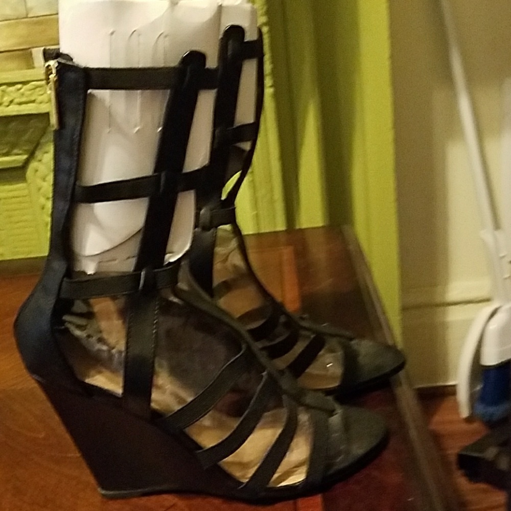 Shoes - Picture 3 of 4
