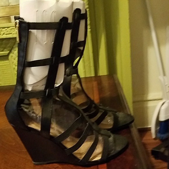 Shoes - Picture 3 of 4