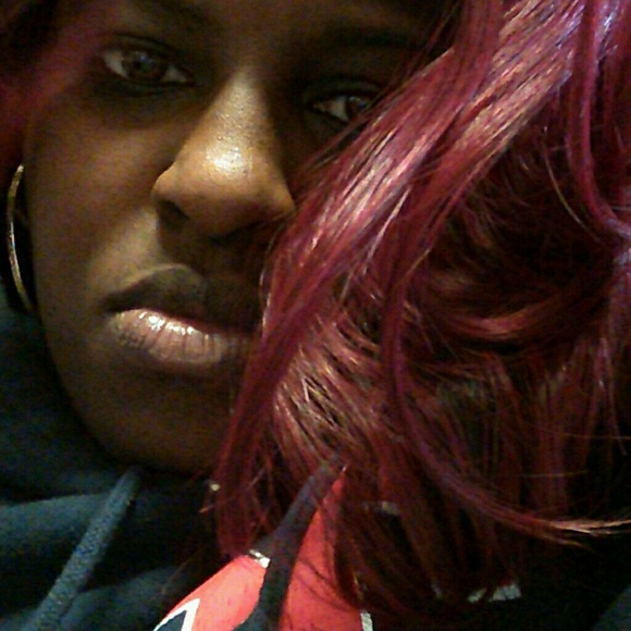 Meet your Posher, Cassandra - Picture 1 of 1