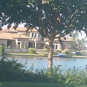 Meet your Posher, Esther