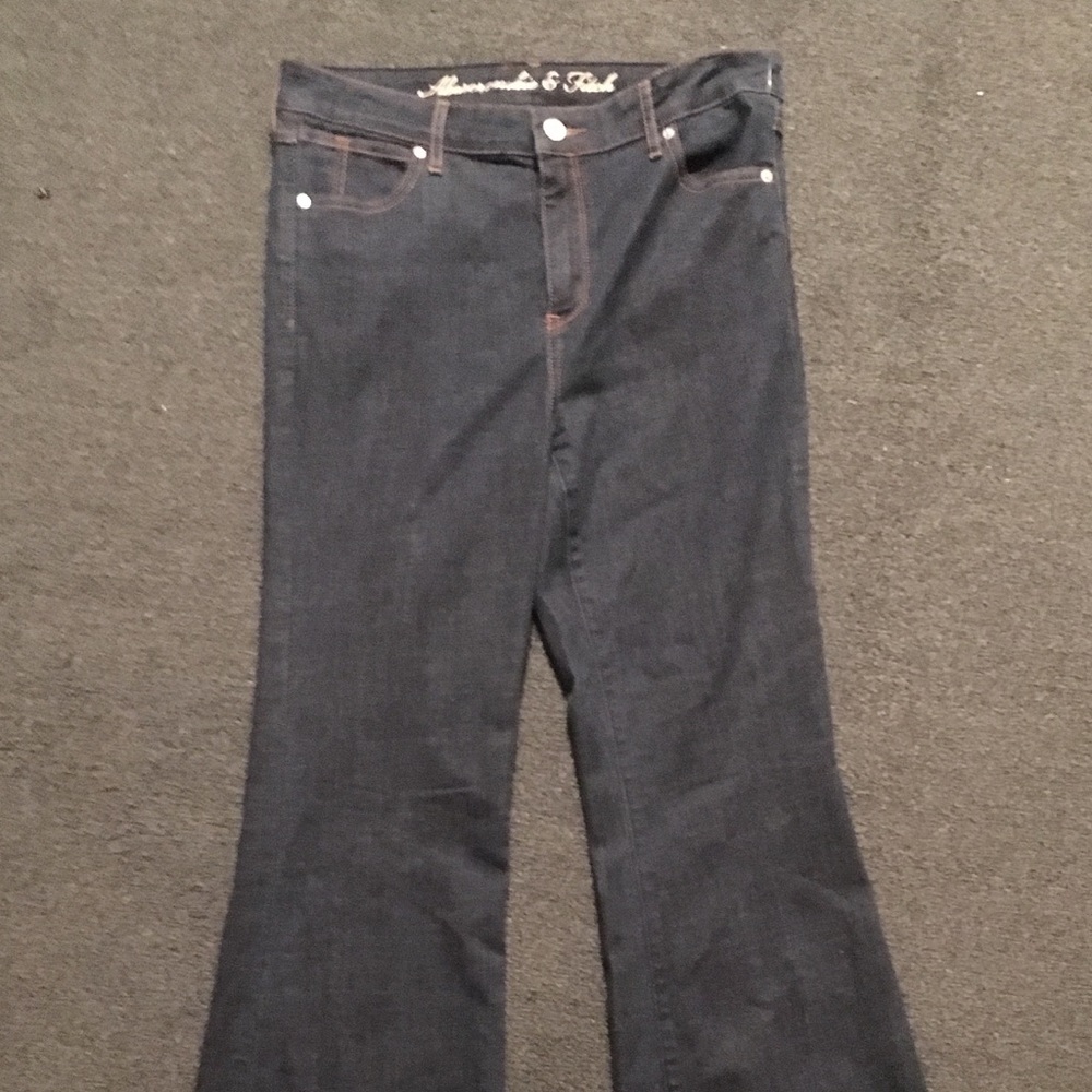 NWT Abercrombie & Fitch sz 8 high rise flare jean