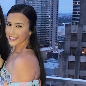 Meet your Posher, Camille