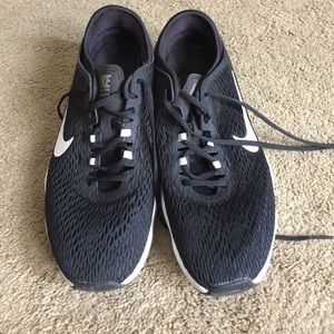 Nike zoom tennis shoes