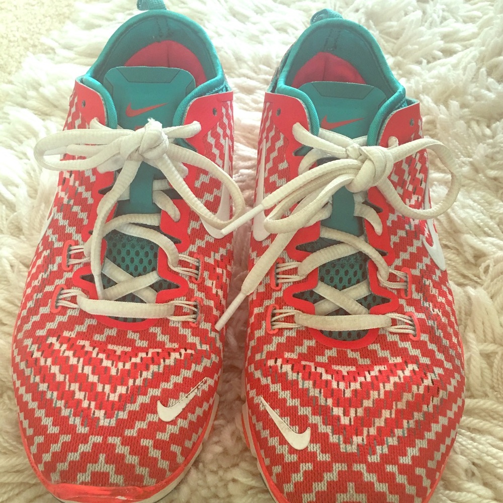 NIKE FREE- size 7- good condition