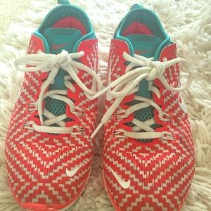 NIKE FREE- size 7- good condition