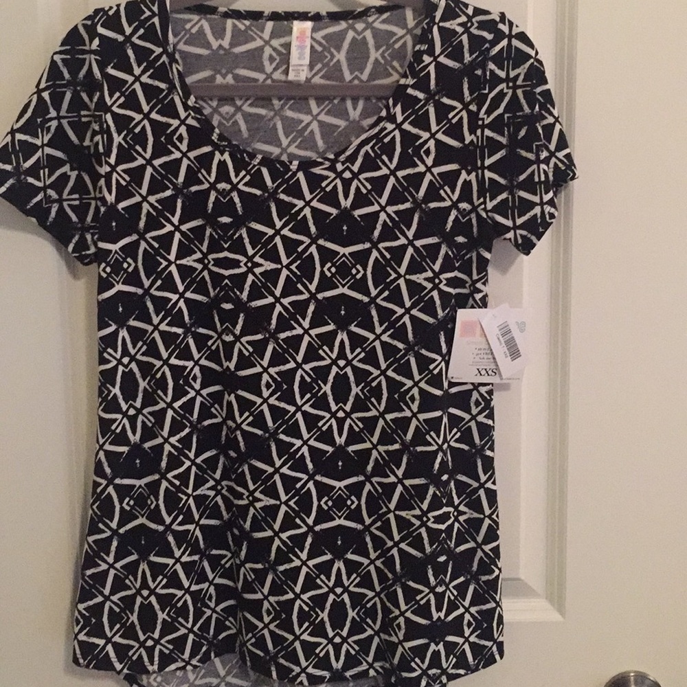 BNWT Lularoe XXS black and white Classic T