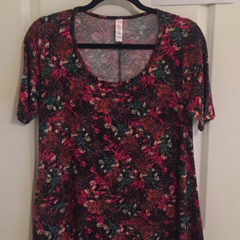 EUC XS Lularoe Perfect Tee