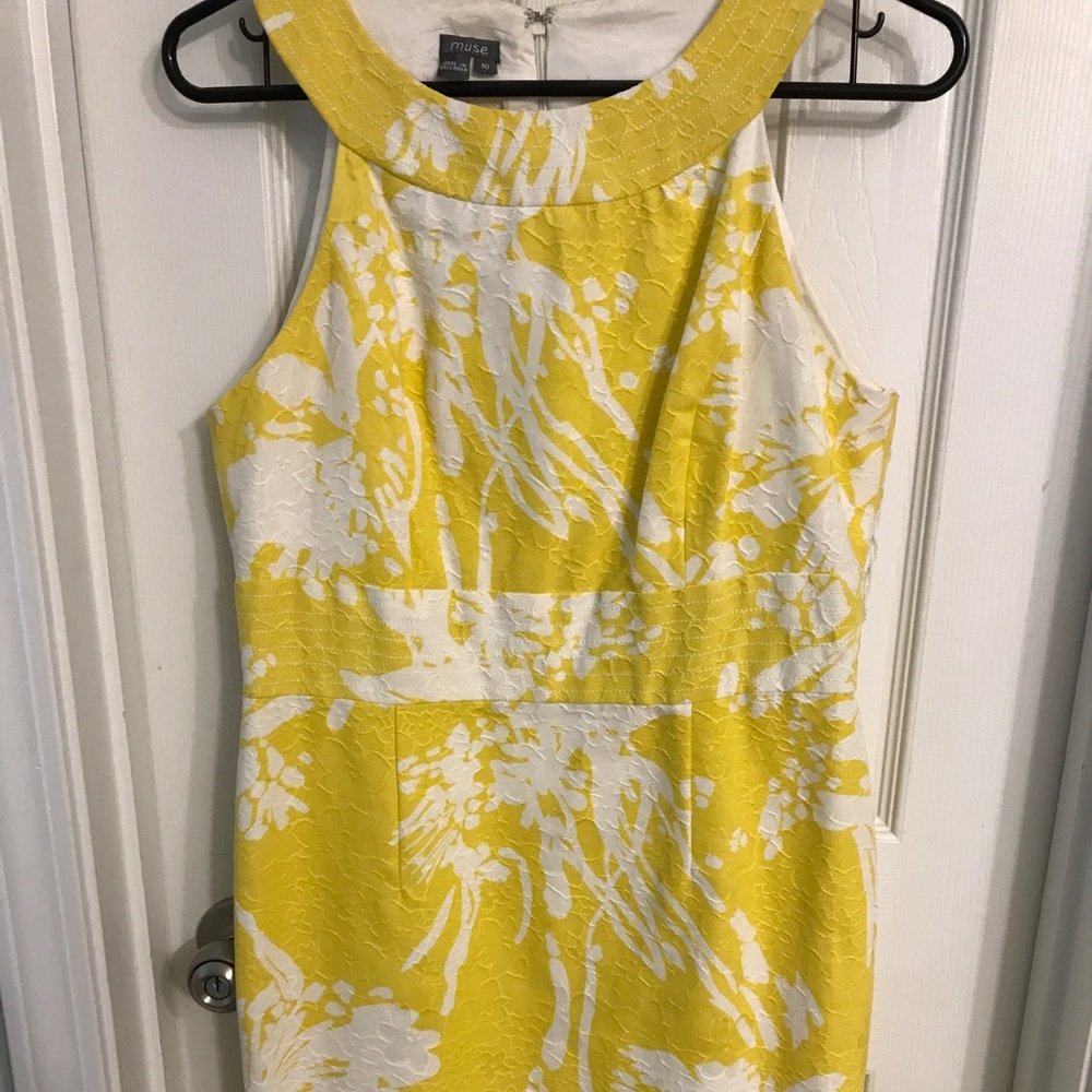 Muse Size 10 Yellow Dress