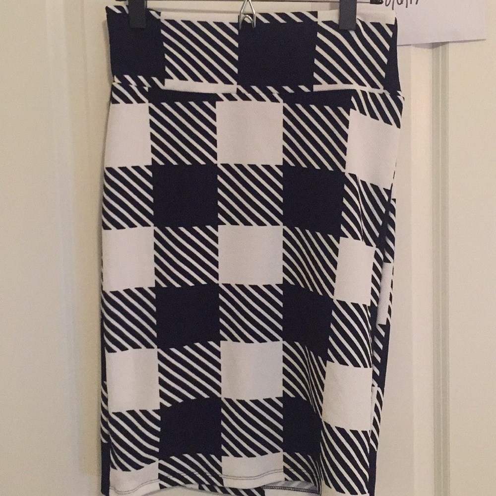 EUC S Lularoe Cassie Skirt