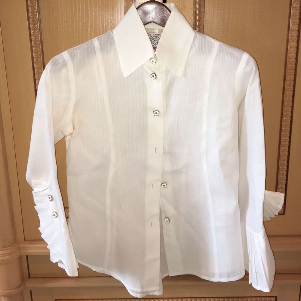 White button down/blouse