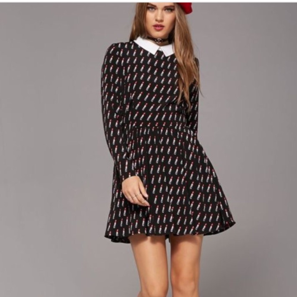 White black red collared lipstick dress